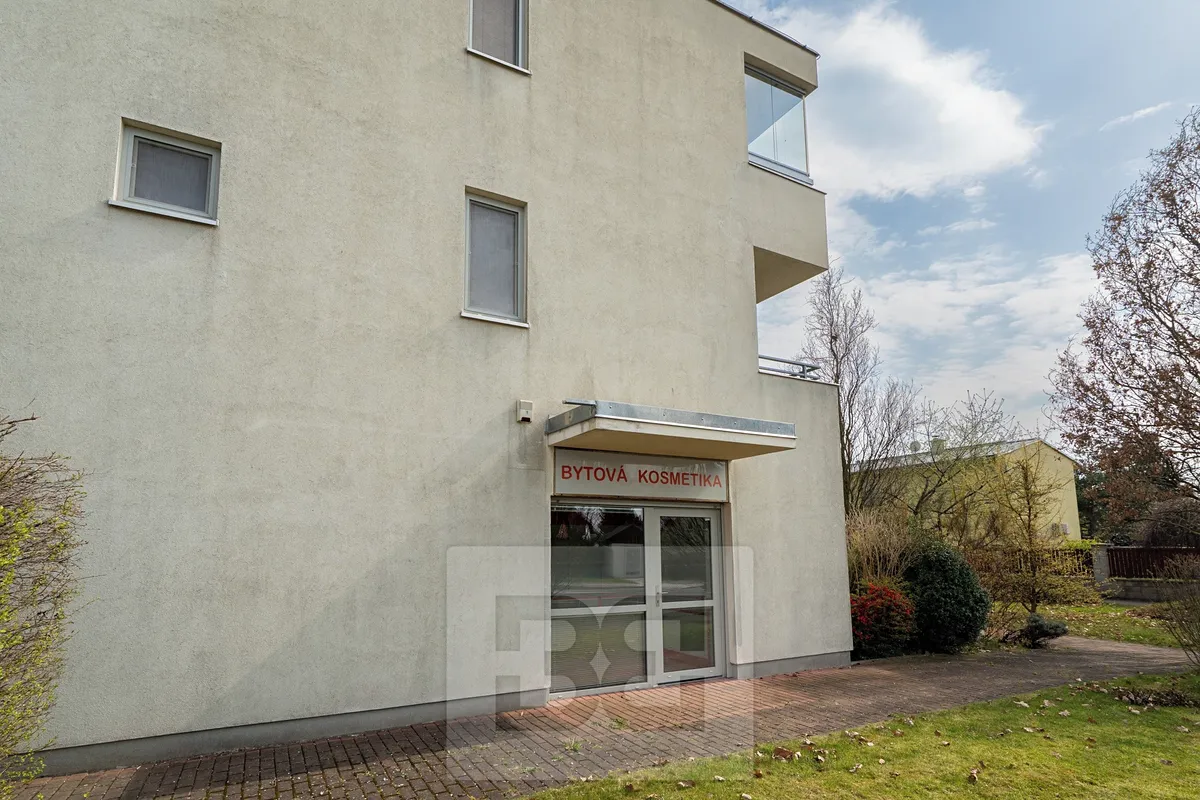 Pronájem obchodního prostoru 35 m²